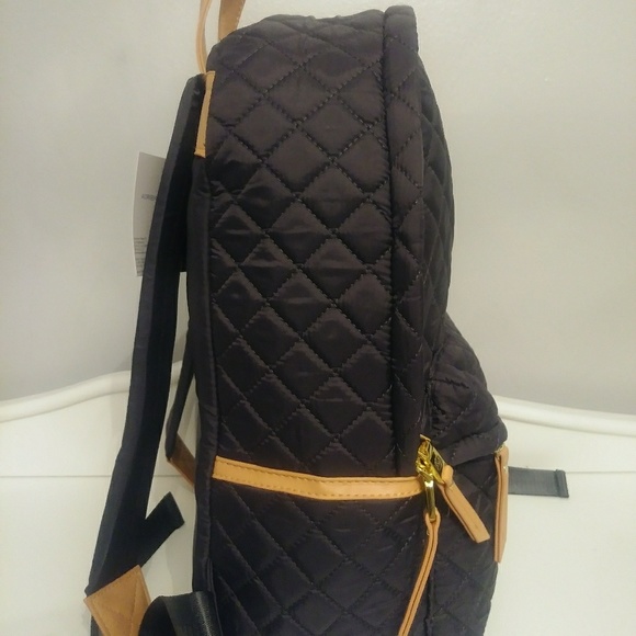 💲ADRIENNE VITTADINI - Quilted Black Backpack - Picture 2 of 8